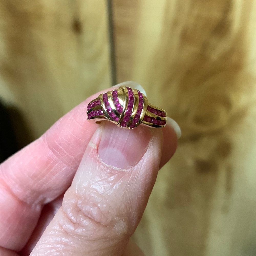 14K Sold Gold (Stamped) Genuine Ruby channel setting